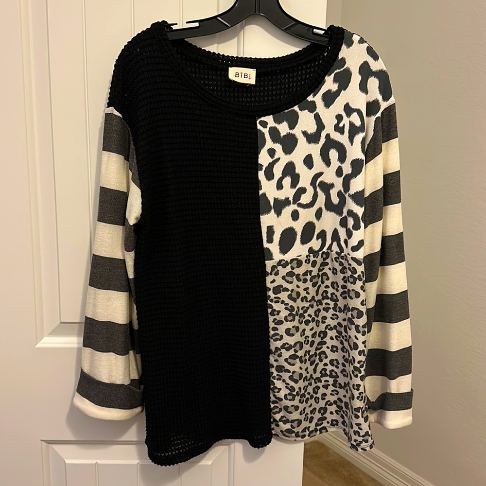 BiBi women’s animal print sweater